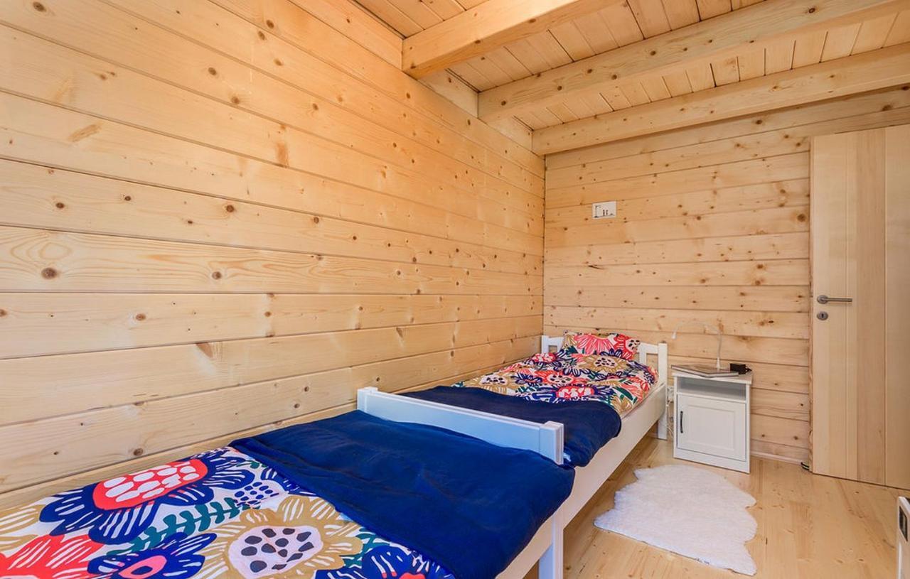 V'S Place - Wooden House With Heated Pool And Outdoor Sauna オトチャッツ エクステリア 写真