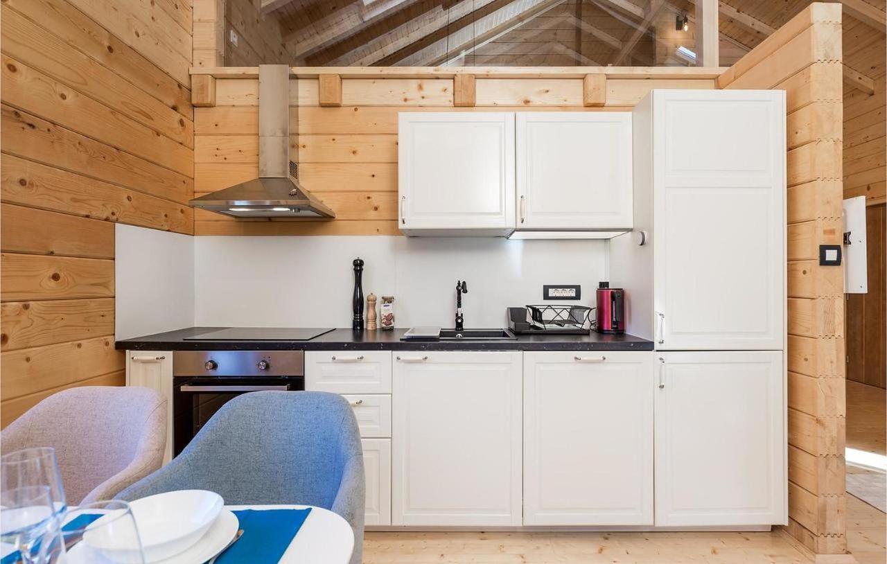 V'S Place - Wooden House With Heated Pool And Outdoor Sauna オトチャッツ エクステリア 写真