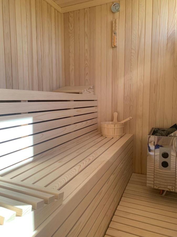 V'S Place - Wooden House With Heated Pool And Outdoor Sauna オトチャッツ エクステリア 写真