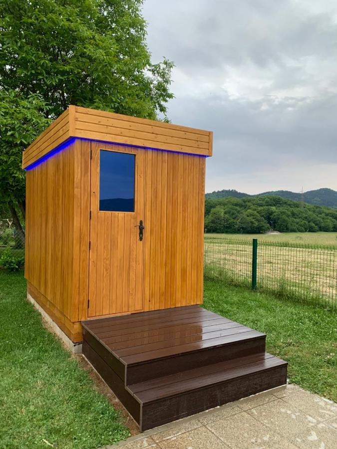 V'S Place - Wooden House With Heated Pool And Outdoor Sauna オトチャッツ エクステリア 写真