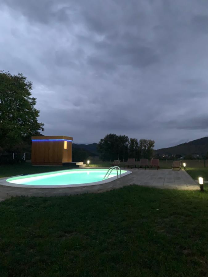 V'S Place - Wooden House With Heated Pool And Outdoor Sauna オトチャッツ エクステリア 写真